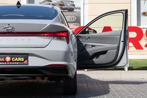 Hyundai Elantra / Avante 2023