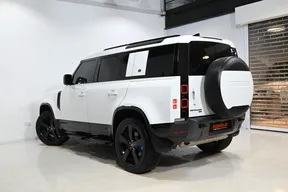 Land Rover Defender 110 2023