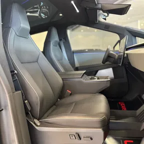 Tesla Cybertruck 2025