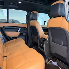 Land Rover Defender 110 2023
