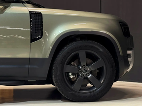 Land Rover Defender 110 2024