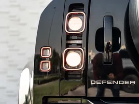 Land Rover Defender 110 2021