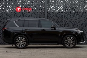 Lexus LX 700h 2025