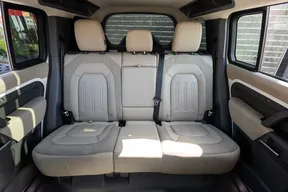 Land Rover Defender 110 2021