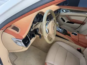 Porsche Panamera 4S 2011