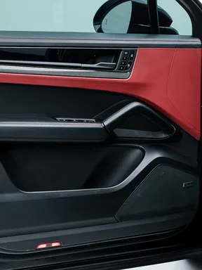 Porsche Cayenne GTS 2025