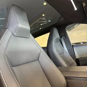 Tesla Cybertruck 2025