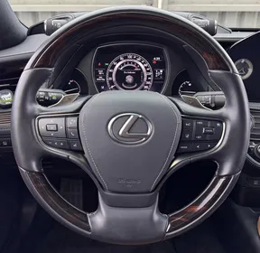 Lexus LS 500 2024