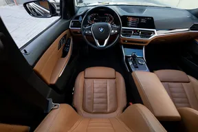BMW 3 Series 330 2019