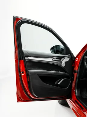 Alfa Romeo Stelvio 2023