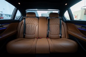 BMW 7 Series 750 2021