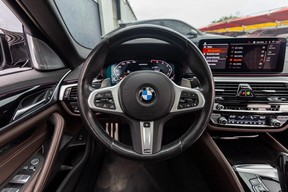 BMW 5 Series M550 2022