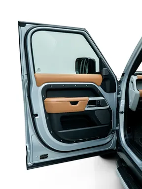 Land Rover Defender 110 2024