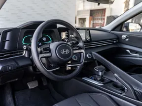 Hyundai Elantra / Avante 2025