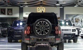 Land Rover Defender 110 2025