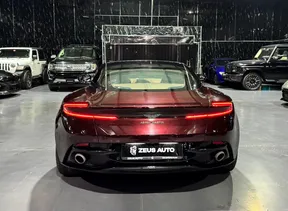 Aston Martin DB11 2018