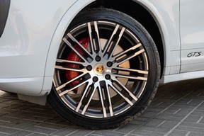 Porsche Cayenne GTS 2016