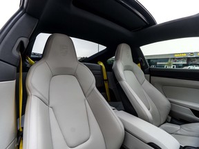 Porsche 911 Carrera 4 GTS 2023