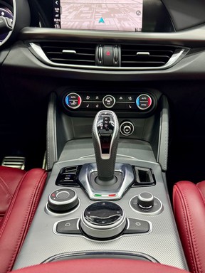 Alfa Romeo Stelvio 2024