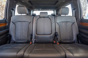 Jeep Grand Wagoneer 2023