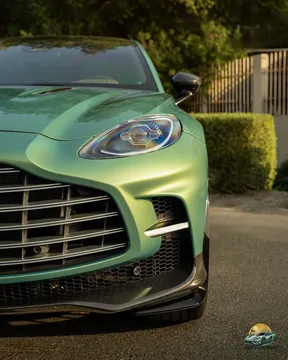 Aston Martin DBX 2025