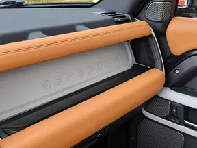 Land Rover Defender 90 2024
