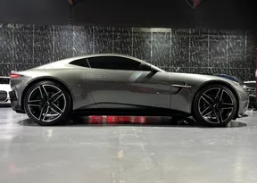 Aston Martin Vantage 2025