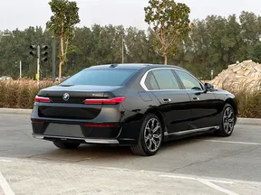 BMW 7 Series 735 2025