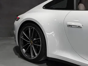 Porsche 911 Carrera 4 2023