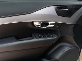 Volvo XC90 B5 2023