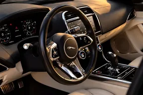 Jaguar XE 2020