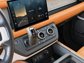 Land Rover Defender 90 2024