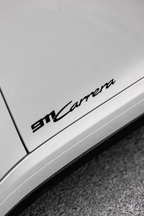 Porsche 911 Carrera 4 GTS 2024