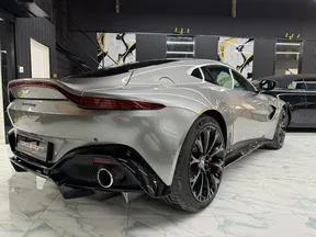 Aston Martin V8 Vantage 2019