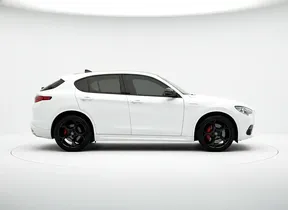 Alfa Romeo Stelvio 2023
