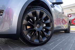 Tesla Model Y Long Range 2024