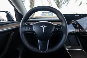 Tesla Model Y Long Range 2024