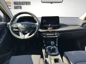 Hyundai i30 2025
