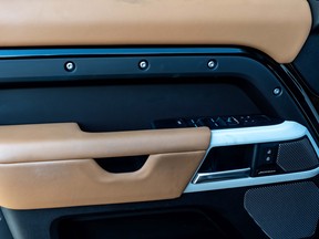 Land Rover Defender 110 2024