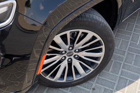 Jeep Grand Wagoneer 2023