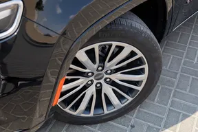 Jeep Grand Wagoneer 2023