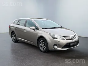 Toyota Avensis 2015