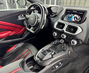 Aston Martin V8 Vantage 2019