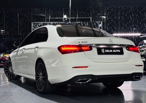 Mercedes-Benz E-Class 300 2023