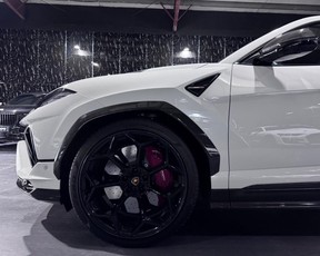 Lamborghini Urus 2024
