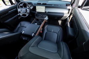 Land Rover Defender 90 2024