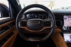 Jeep Grand Wagoneer 2023