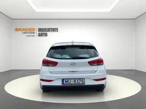 Hyundai i30 2021