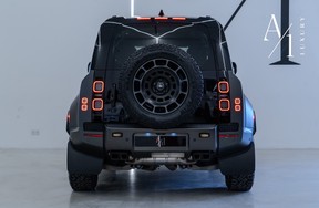 Land Rover Defender Octa 2025