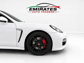 Porsche Panamera 4S 2011